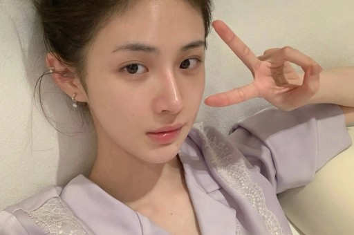 网红猴哥离婚半年被曝新恋情上海街头亲密互动引关注
